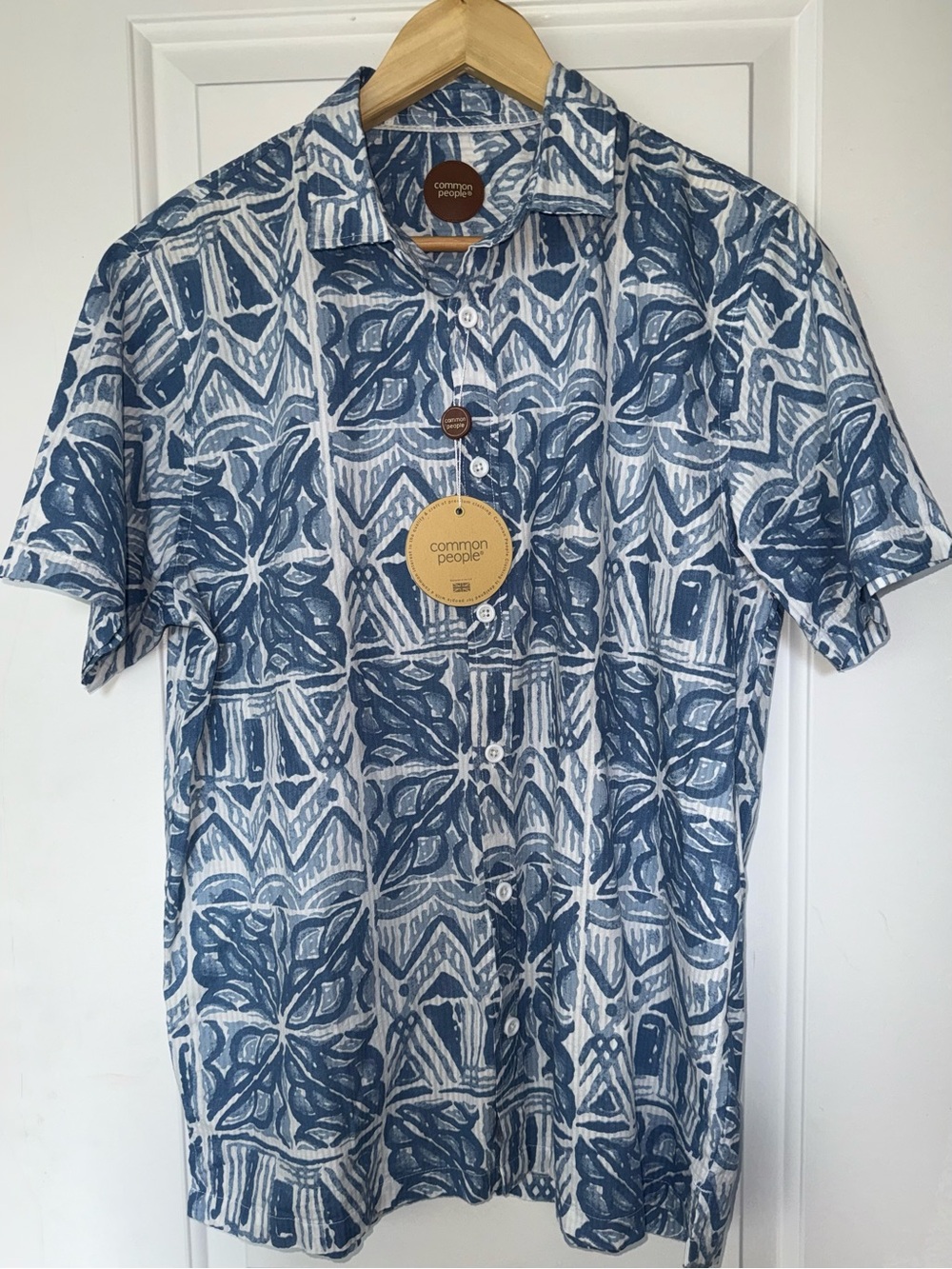 Common People NWT Short -Sleeve Seersucker Button-Down Shirt in "Mezzo Blue"